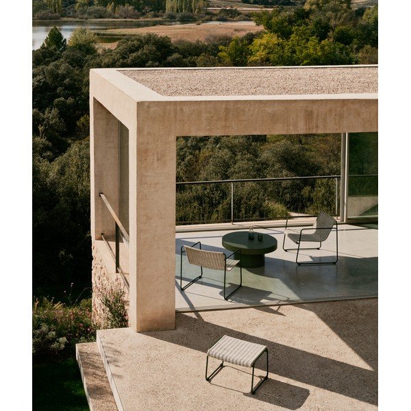 Beton kerek kerti dohányzóasztal ø 90 cm Aiguablava – Kave Home-image-3
