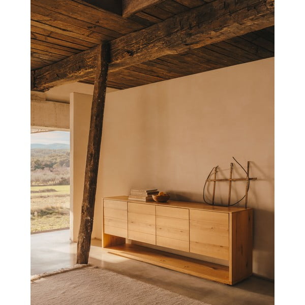 Natúr színű alacsony komód tölgyfa dekorral 200x74 cm Alguema – Kave Home-image-1