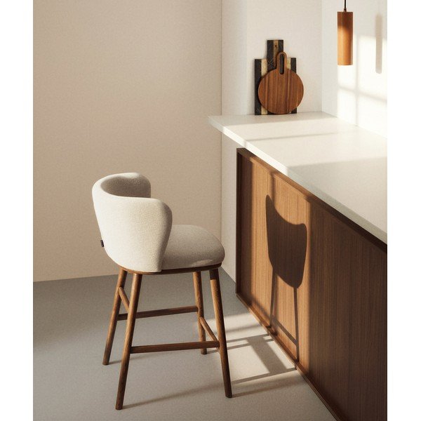 Bézs kárpitozott bárszék (ülésmagasság 65 cm) Ciselia – Kave Home-image-1