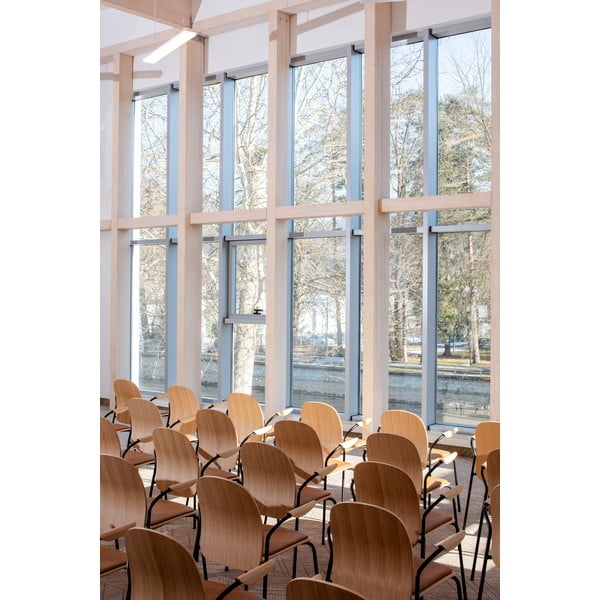 Natúr színű karfás-rakásolható étkezőszék szett 2 db-os tölgyfa dekorral Book – Gazzda-image-3