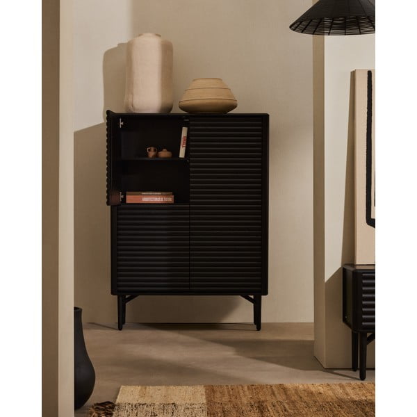 Fekete szekrény tölgyfa dekorral 104,5x144x40 cm Lenon – Kave Home-image-1