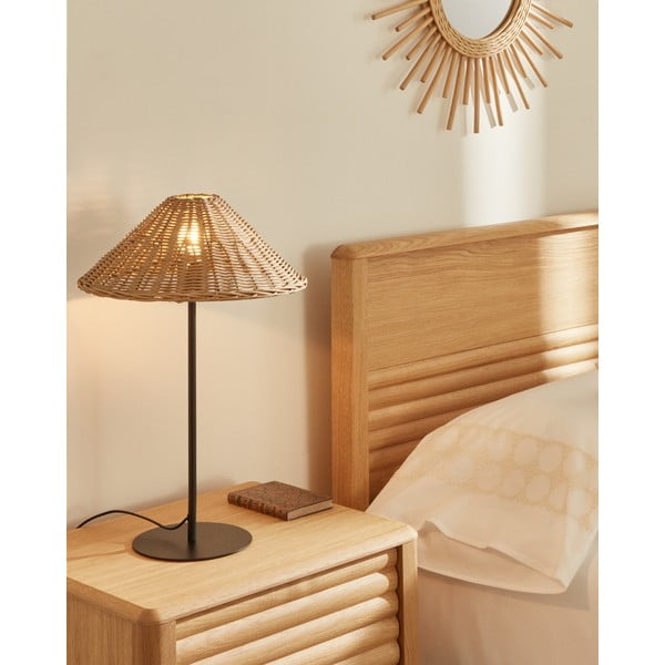 Fekete-natúr színű asztali lámpa rattan búrával (magasság 50 cm) Urania – Kave Home-image-1