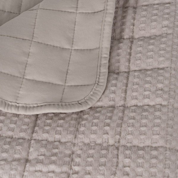 Bézs steppelt ágytakaró 240x260 cm – Ixia-image-1