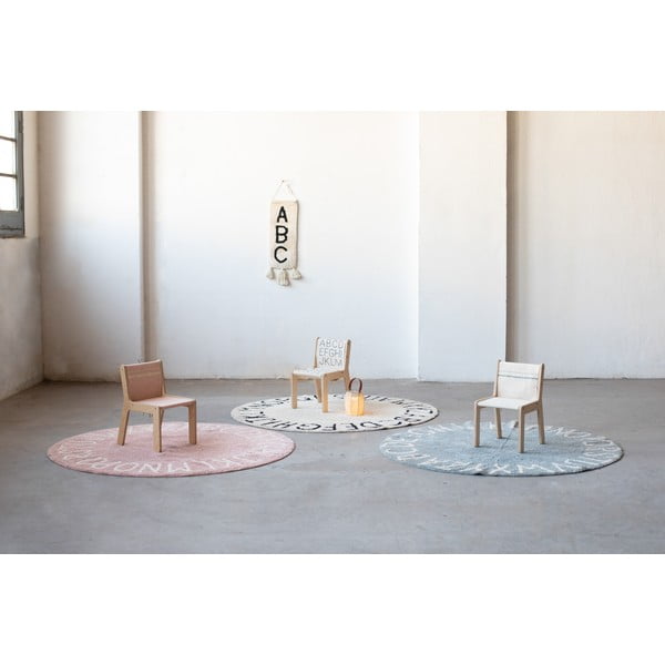 Világoskék mosható kézi szövésű pamut gyerek szőnyeg ø150 cm ABC Vintage Blue – Lorena Canals-image-4