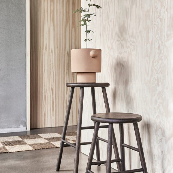 Sötét natúr színű kőrisfa bárszék (ülésmagasság 65 cm) Moto – OYOY Living Design-image-2