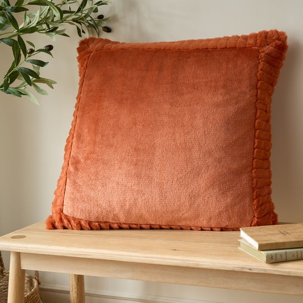 Mikroplüss díszpárna 55x55 cm Velvet and Faux Fur – Catherine Lansfield-image-1