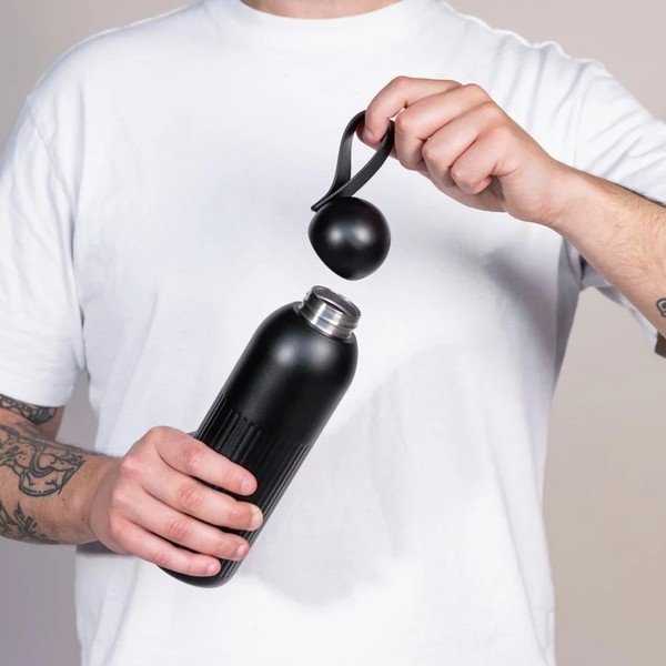 Fekete rozsdamentes acél termopalack szívószállal 500 ml Tekla – Sagaform-image-2