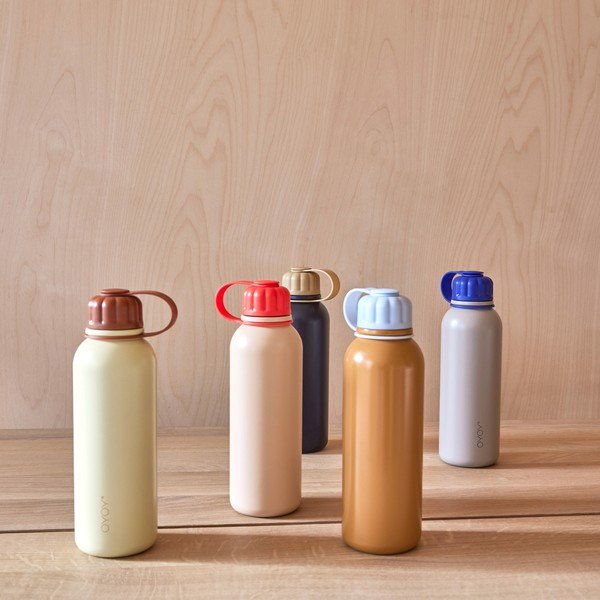 Barna rozsdamentes acél utazó ivópalack Pullo – OYOY Living Design-image-1