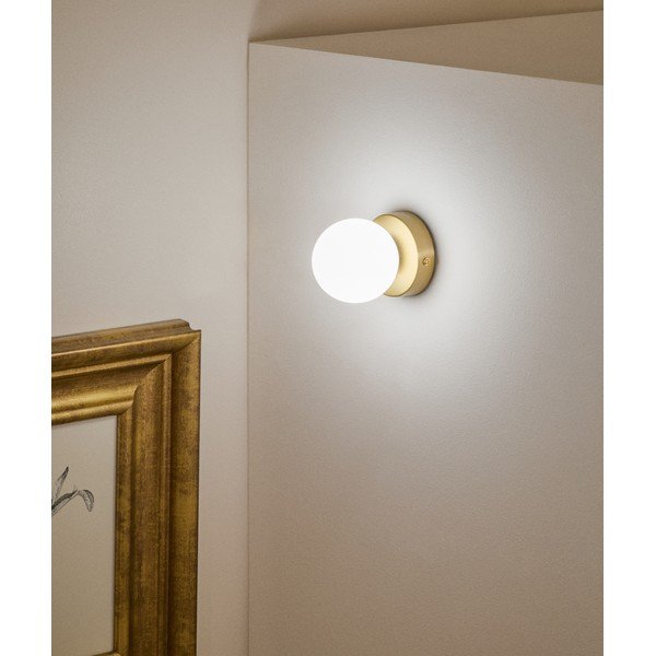 Fehér-aranyszínű fém fali lámpa ø 8 cm Brisia – Kave Home-image-1