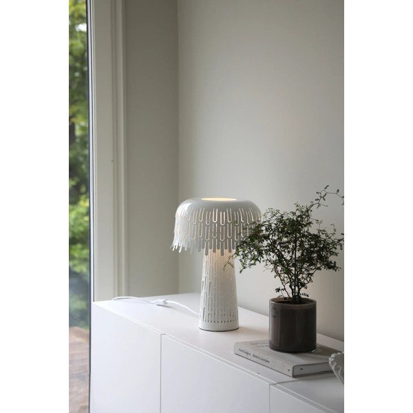 Fehér asztali lámpa fém búrával (magasság 38 cm) Verbera – Markslöjd-image-1