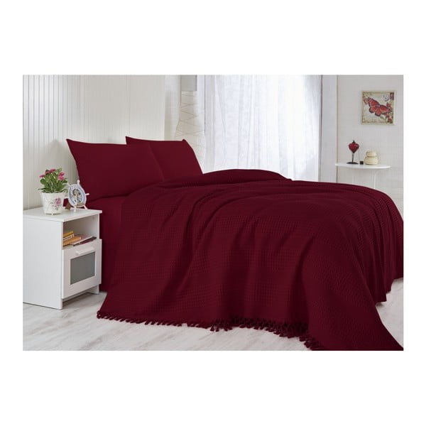 Pique piros ágytakaró kézzel kötött fodrokkal, 180 x 240 cm