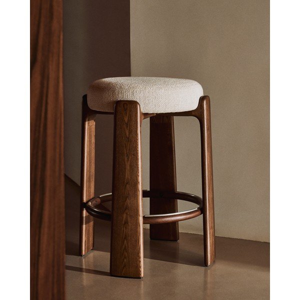 Bézs-sötét natúr színű kőrisfa bárszék (ülésmagasság 65 cm) Granite – Kave Home-image-1