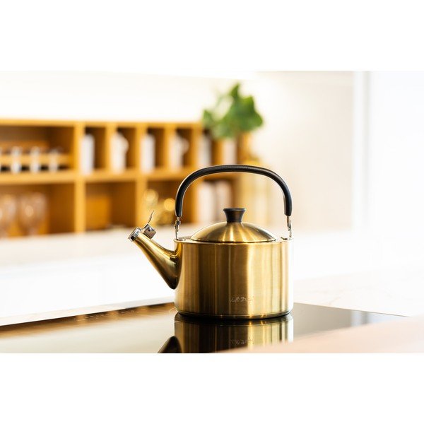 Aranyszínű rozsdamentes acél vízforraló kanna 1,5 l Diamante – Vialli Design-image-2