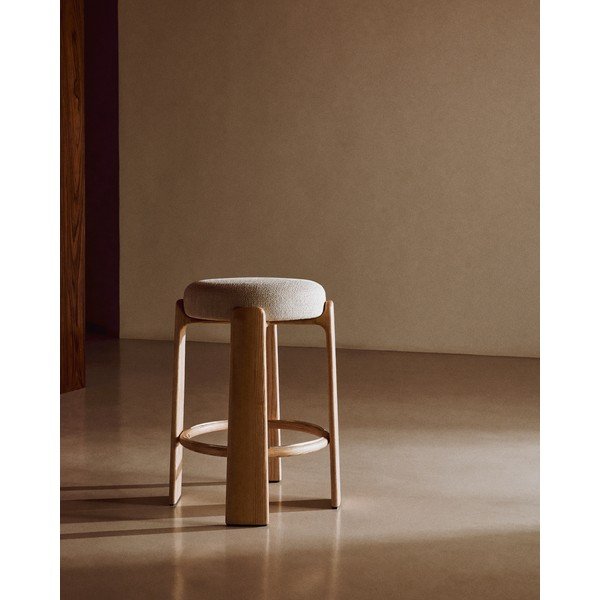 Bézs-világos natúr színű kőrisfa bárszék (ülésmagasság 65 cm) Granite – Kave Home-image-1