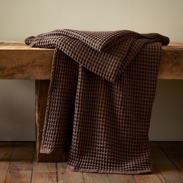 Sötétbarna pamut takaró 150x200 cm Jaipur Chunky Waffle – Pineapple Elephant-image-1