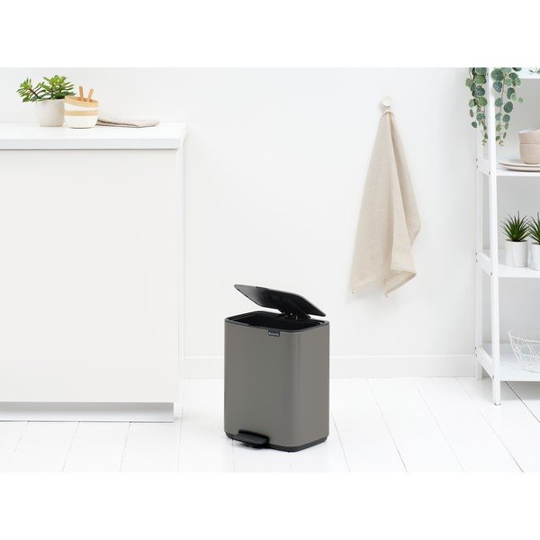 Szürke acél pedálos szemetes 12 l Bo – Brabantia-image-1