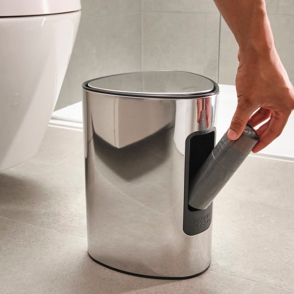 Ezüstszínű műanyag pedálos szemetes 5 l Luxe – Joseph Joseph-image-1