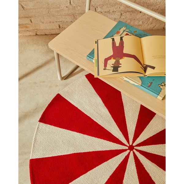 Piros-fehér pamutkeverék gyerek szőnyeg ø100 cm Wirla – Kave Home-image-1
