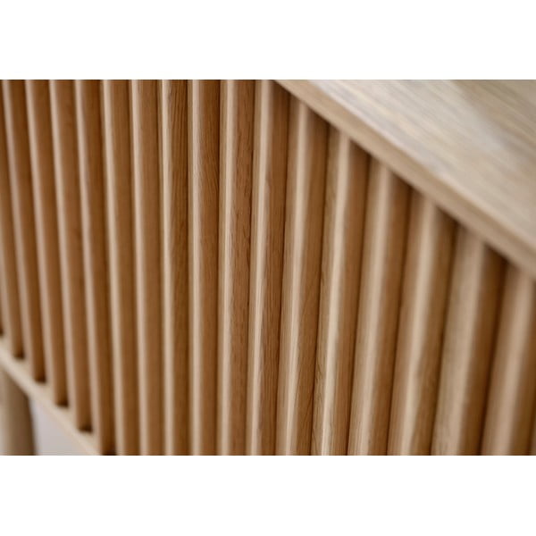 Natúr színű alacsony komód tölgyfa dekorral 160x73 cm Carno – Unique Furniture-image-1