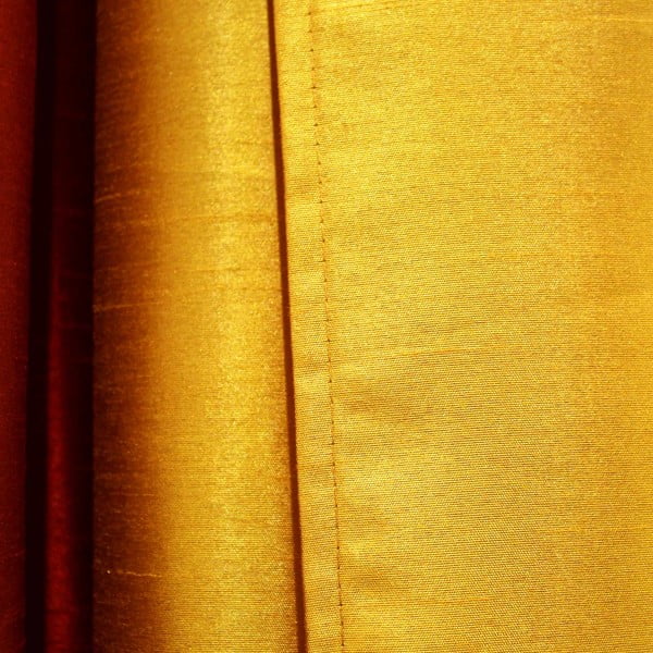 Sárga mikroszatén függöny 140x240 cm Shana – douceur d'intérieur-image-4