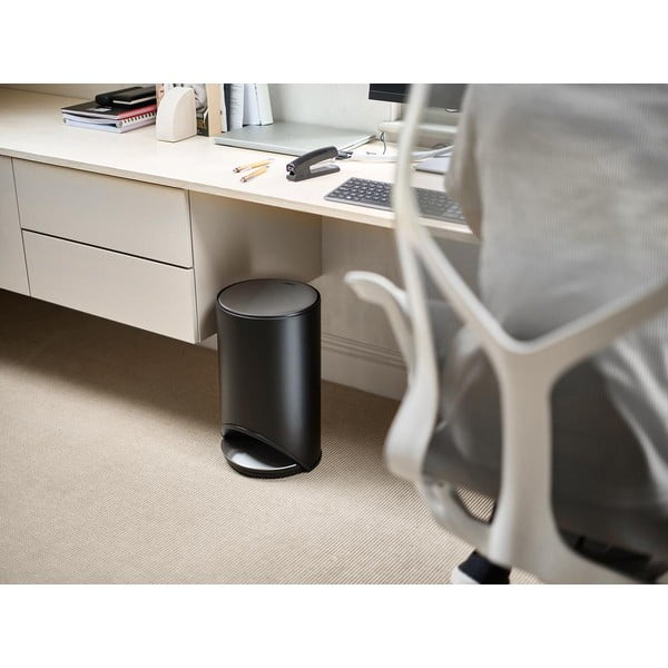 Matt fekete fém pedálos szemetes 10 l Arc – Joseph Joseph-image-1