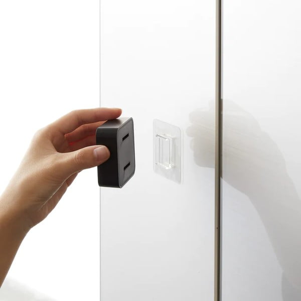 Fekete öntapadós műanyag konyharuha tartó Film Hook – YAMAZAKI-image-3