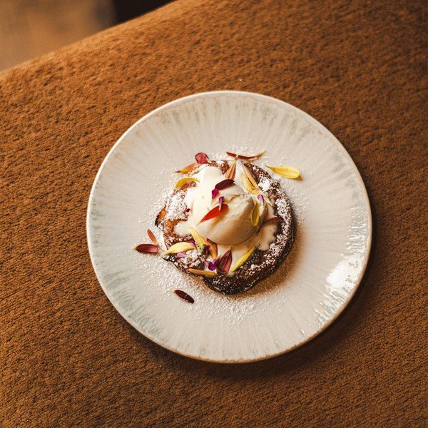 Világosszürke desszertes porcelán tányér ø 21 cm Nuance – BonBistro-image-2