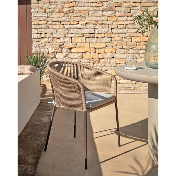 Bézs fém-párnázott kerti szék Yanet – Kave Home-image-1