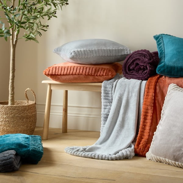 Mikroplüss díszpárna 55x55 cm Velvet and Faux Fur – Catherine Lansfield-image-4