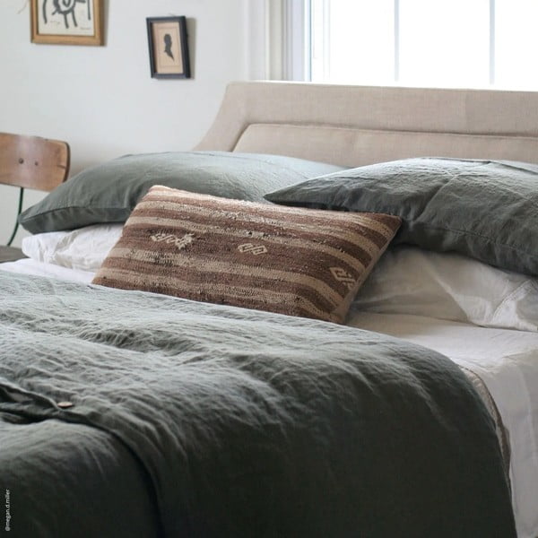 Len párnahuzat 40x60 cm Forest Green  – Linen Tales-image-1