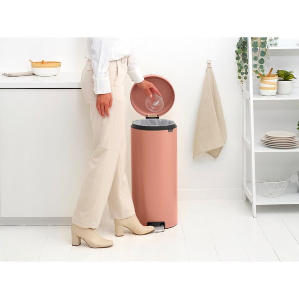 Lazacszínű acél pedálos szemetes 30 l NewIcon – Brabantia-image-4