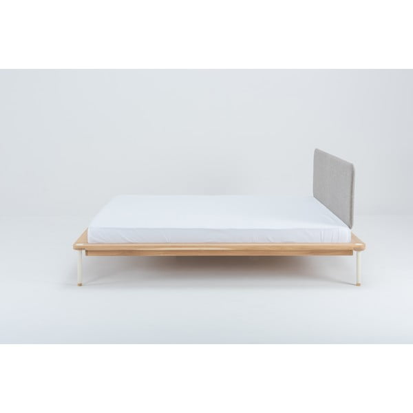 Szürke-natúr színű tölgyfa franciaágy ágyráccsal 140x200 cm Fina – Gazzda-image-4