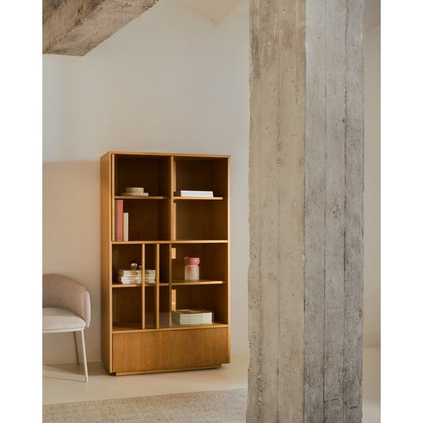 Natúr színű tálalószekrény tolóajtóval tölgyfa dekorral 100x174x40 cm Helvine – Kave Home-image-1