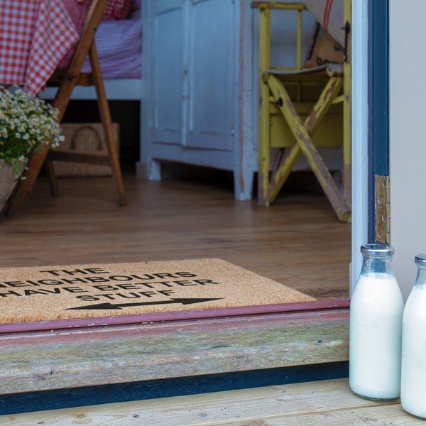 Kókuszrost lábtörlő 40x60 cm Neighbours Have Better Stuff – Artsy Doormats-image-4