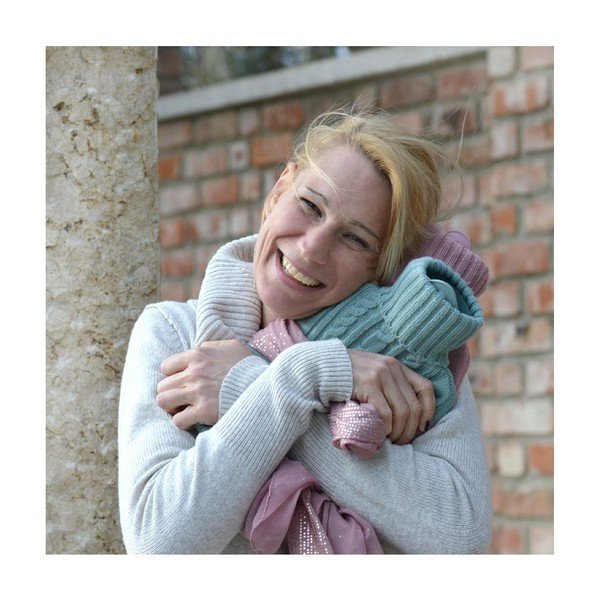 Melegvizes palack kötött huzattal Classic - Hugo Frosch-image-1