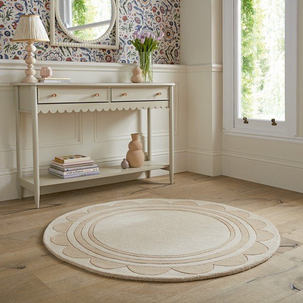 Natúr színű kézi szövésű gyapjú kerek szőnyeg ø 120 cm Lois Scallop – Flair Rugs-image-1