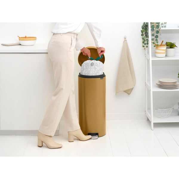 Aranyszínű acél pedálos szemetes 30 l NewIcon – Brabantia-image-4
