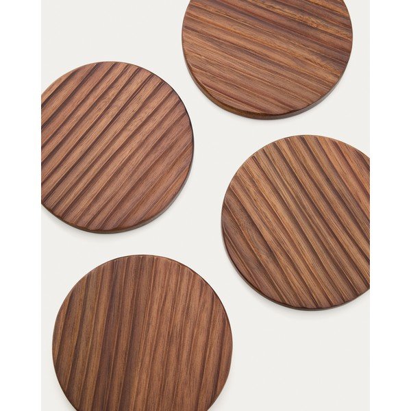 Sötét natúr színű fa poháralátét szett 4 db-os Rommu – Kave Home-image-4