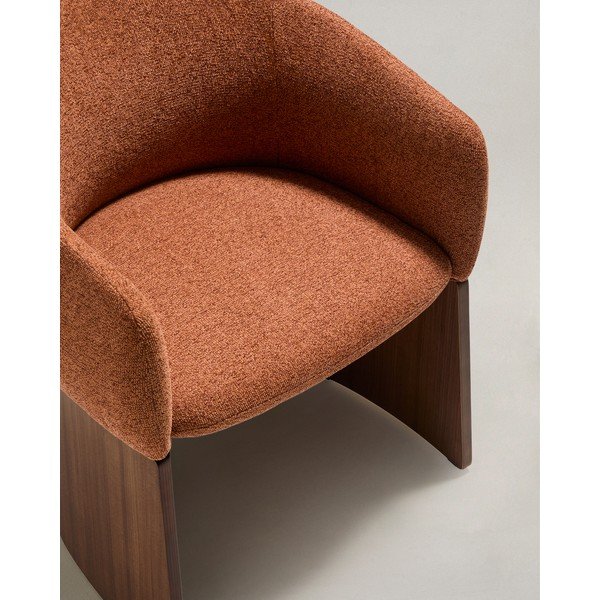 Terrakotta színű kárpitozott karfás étkezőfotel Bosca – Kave Home-image-4