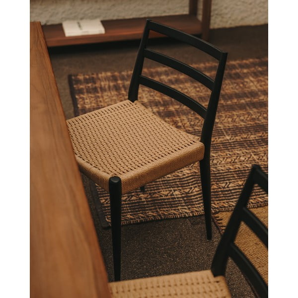 Fekete-natúr színű tölgyfa étkezőszék szett 2 db-os Analy – Kave Home-image-1