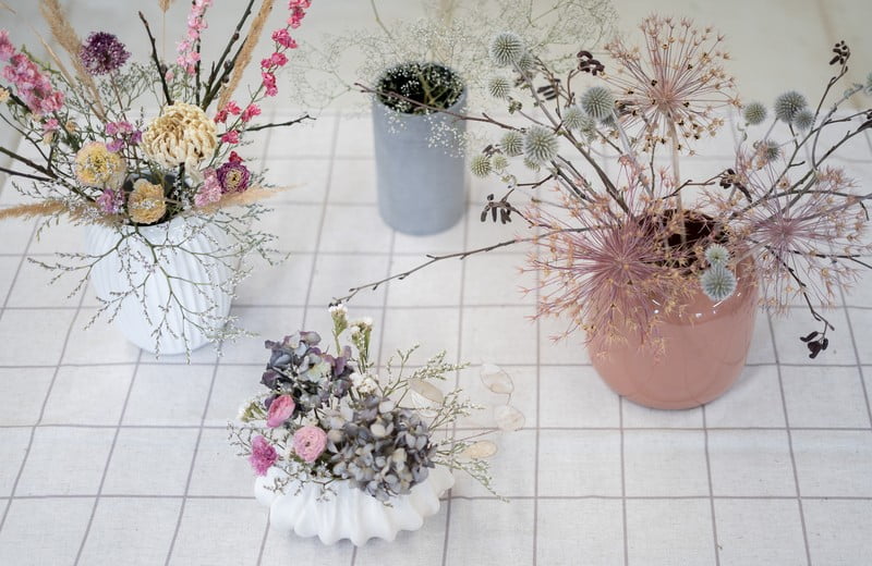 Virágkompozíciók vázába háromféleképpen: Egy virágos ötletei szerint