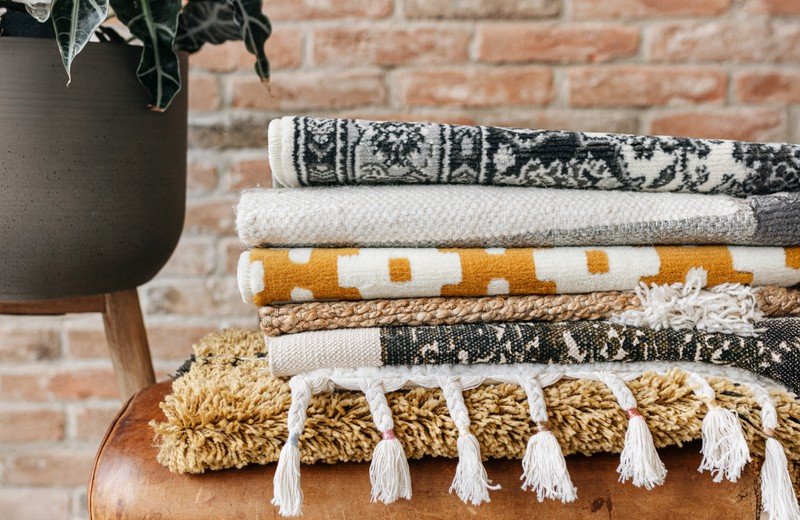 Miből készül a szőnyeg? Útmutató anyagtípusokhoz és szálhosszhoz