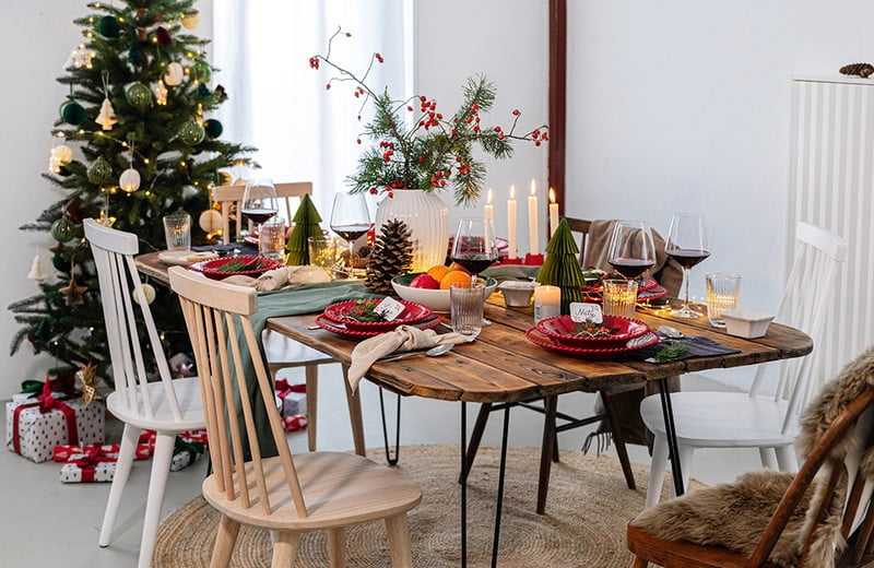 Tippek egy elegáns karácsonyi asztalhoz