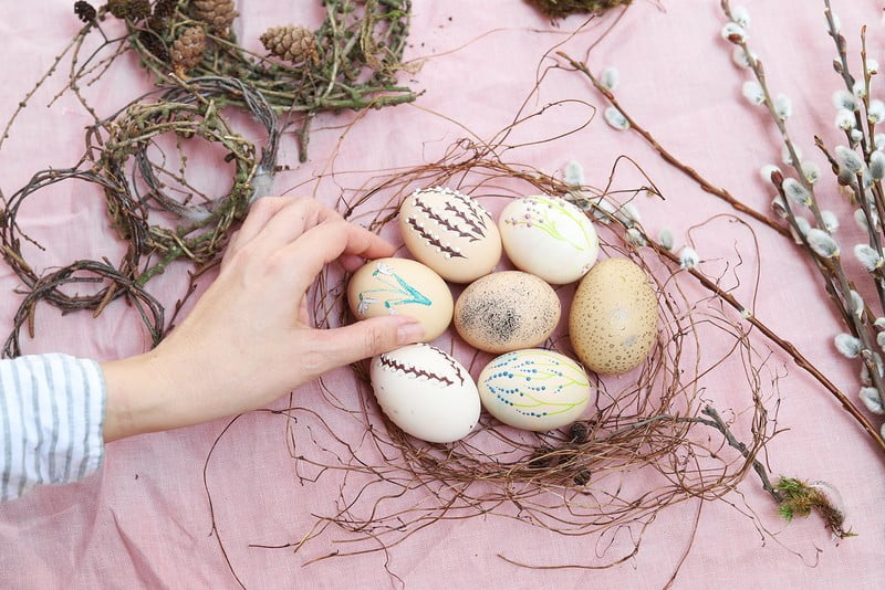 Tippek a húsvéti tojások egyszerű díszítéséhez