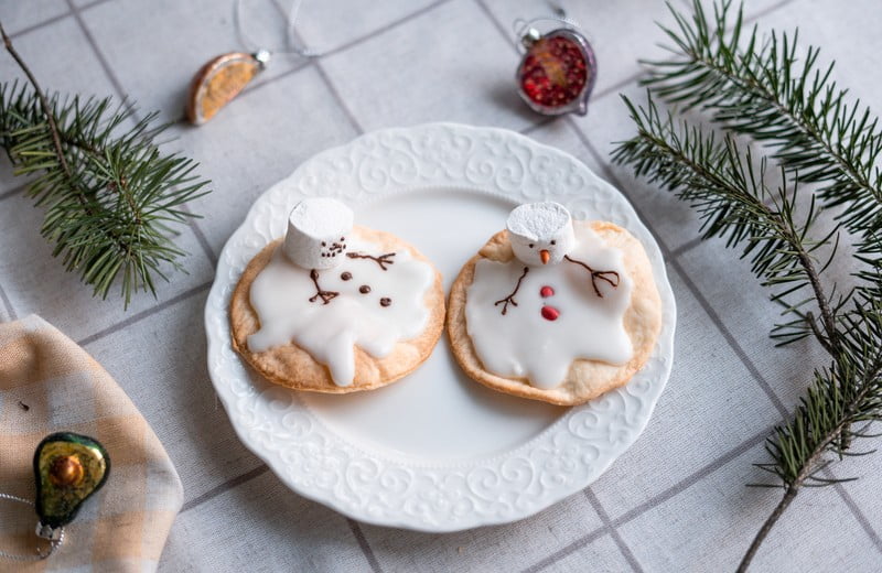 Gyors karácsonyi recept gyerekeknek: Hóember keksz 