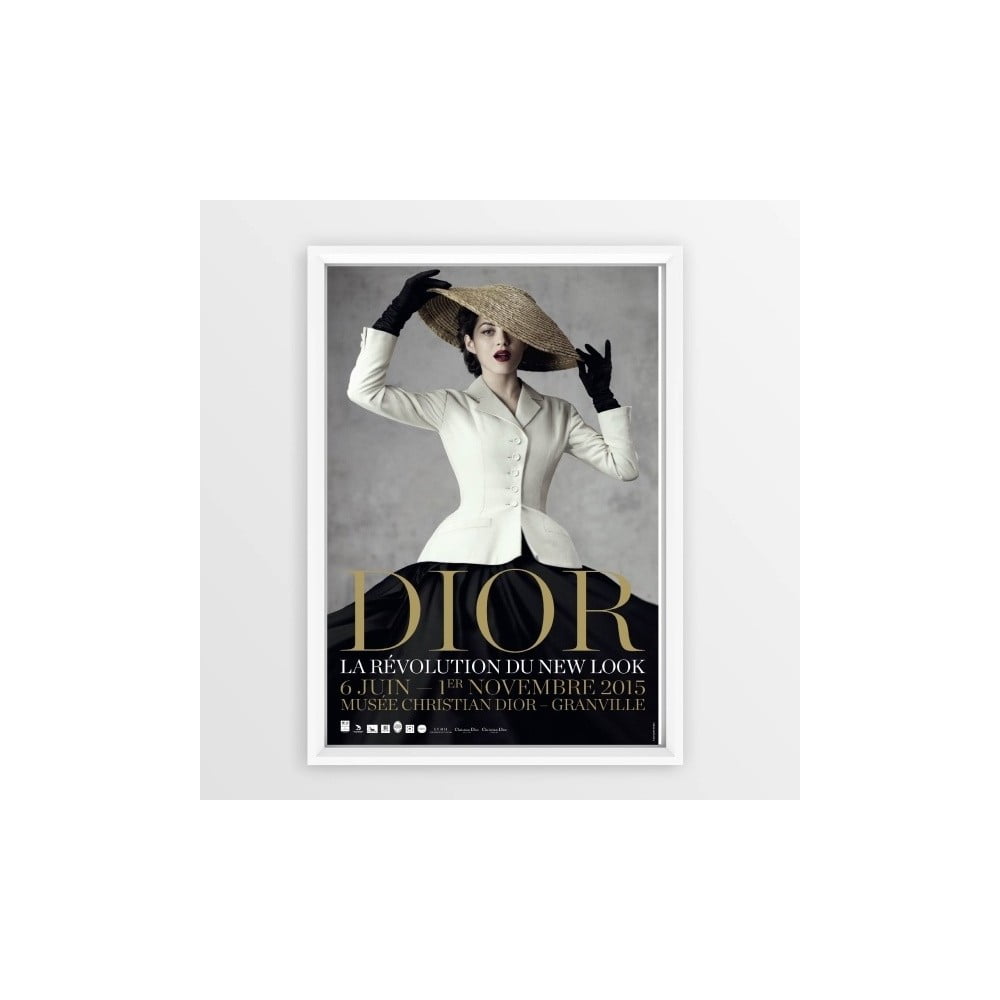 Dior With Hat keretezett kép, 23 x 33 cm - Piacenza Art