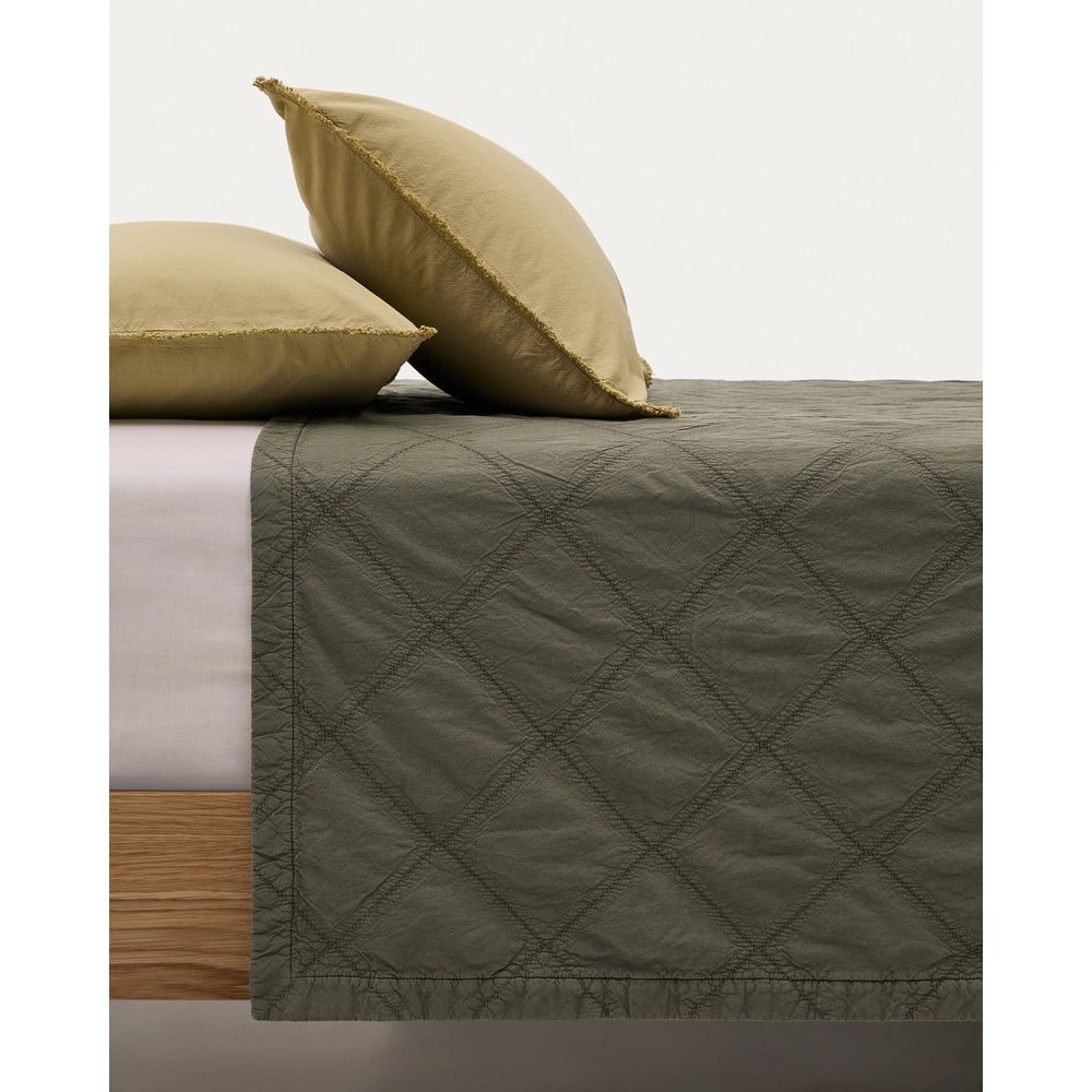 Zöld pamut steppelt ágytakaró 240x260 cm Serla – Kave Home