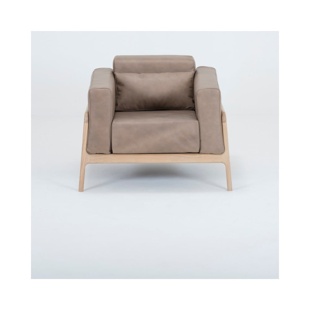 Fawn fotel tömör tölgyfa konstrukcióból világosbarna bivalybőr ülőpárnával - Gazzda