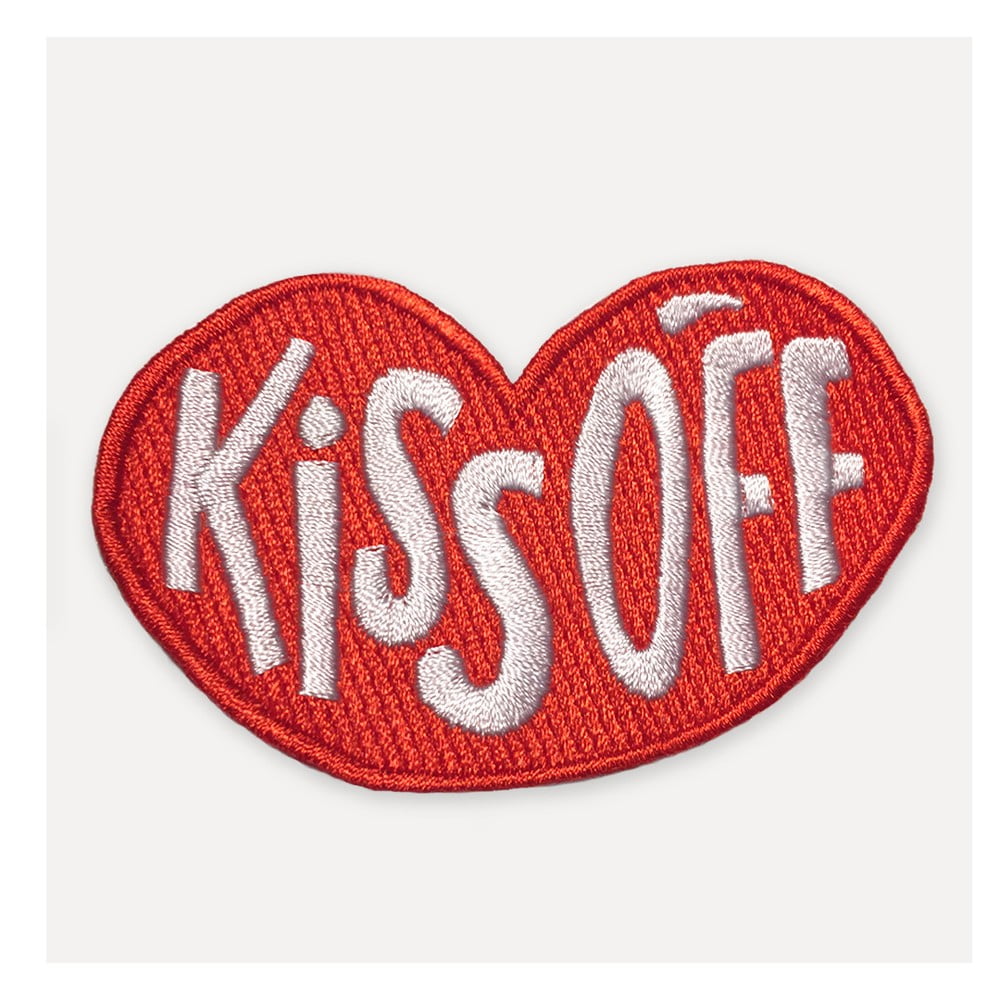 Kiss Off vörös ajak alakú felvarró, 8,5 x 11 cm - U Studio Design